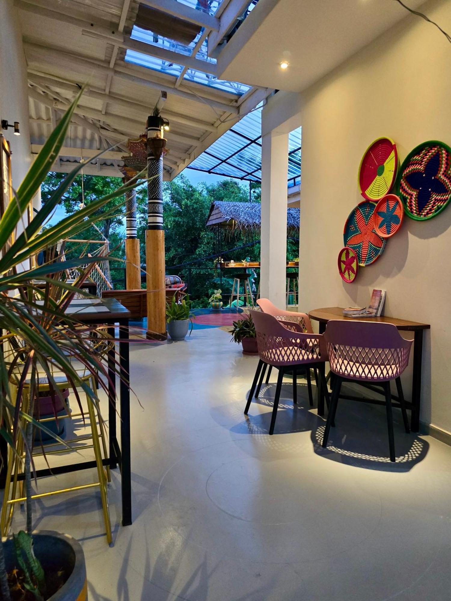 Habibi Hostel & Restaurant Unawatuna Extérieur photo