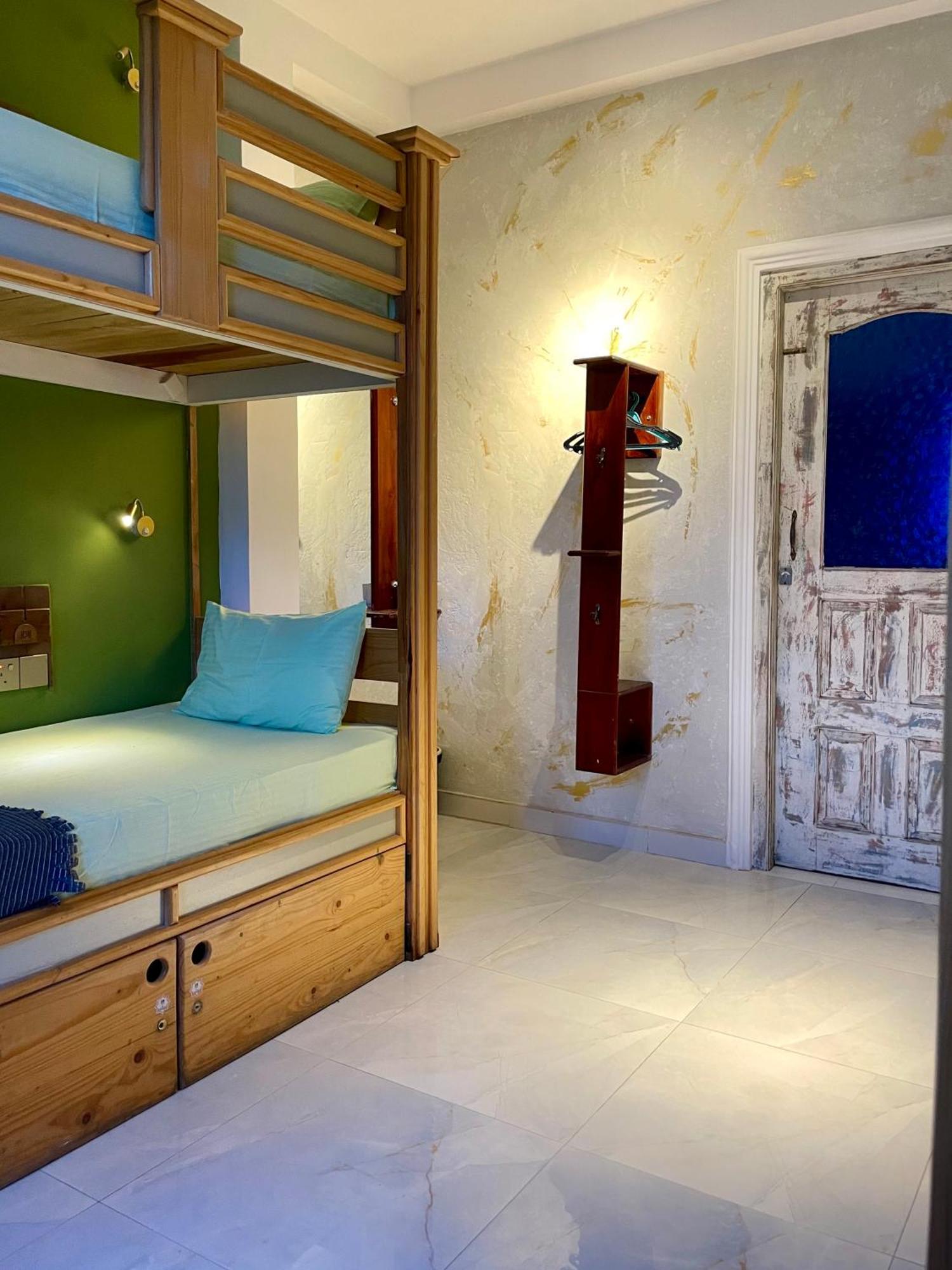 Habibi Hostel & Restaurant Unawatuna Extérieur photo