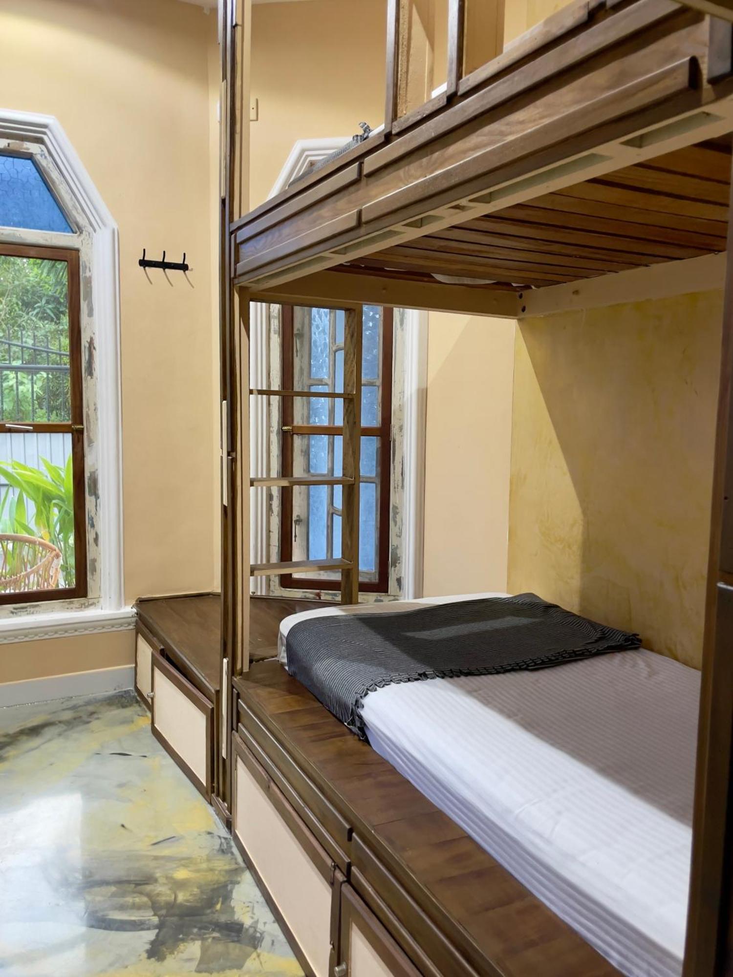 Habibi Hostel & Restaurant Unawatuna Extérieur photo